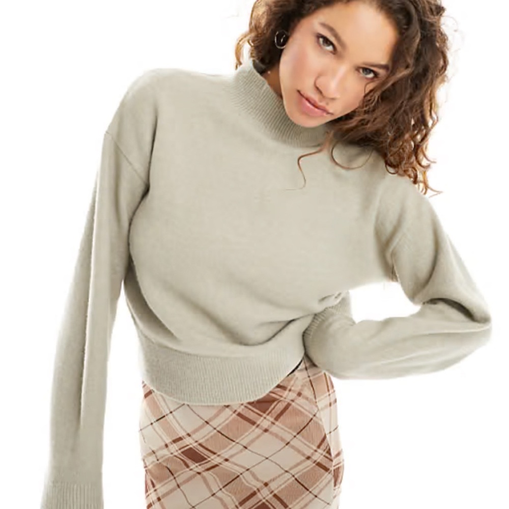 & Other Stories Cream Mock Neck Sweater in Sage Size S